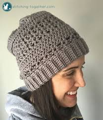 Learn how to crochet an easy slouchy hat beanie in this tutorial video. Coco Crochet Slouchy Hat
