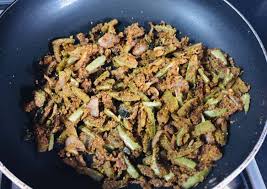 This delectable potlakaya fry recipe made by chopping it small. Potlakaya Thalimpu Recipe By Deepikaa Sankar Cookpad