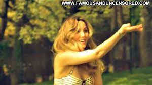 Hay que sacar un huequito para nosotras, aunque a veces cueste la misma vida encontrarlos! Dafne Fernandez Esta En Tu Mano Esta En Tu Mano Celebrity Posing Hot Celebrity Nude Famous Sexy Sexy Scene