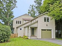 58 Bartlett Bay Rd South Burlington Vt 05403 Zillow House Design South Burlington Outdoor Decor