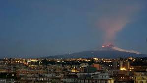 When etna began to rumble and belch gas on march 8, the residents nearby ignored the warning signs of a larger eruption. Eruzione Etna Attivita Stromboliana In Corso E Fontane Di Lava
