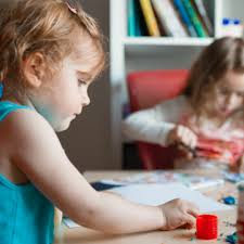 Vous souhaitez vous séparer de l'assistante maternelle que vous employez ? Portrait D Assistante Maternelle On Est Tous Mobilises Lassmat Fr