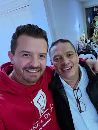 Cosas del folclor 🚨 CARLOS BLOOM LE DA LA ESPALDA A ELDER DAYÁN Y AHORA SE  VA CON EL “VALLERO DÍAZ” 😱 El reconocido manager Carlos Bloom tomó una  decisión que sacude