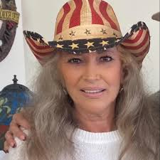 Turning the page and writing a brand new story 📖✨ #nextchapter 📸:  @thomasbarsoe