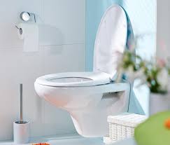 Ponza taşı ile klozette oluşan sarı lekeleri güzel bir şekilde ovun. Calisan Kadinlar Cis Yapma Hakki Istiyor