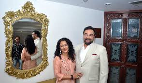 In his early acting career, bedi appeared in such films as the foreign ishq ishq ishq (1974) with dev anand, il corsaro nero (1976) and the thief of bagdad (1978). Mother Plays A Key Role In Life Kabir Bedi