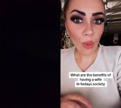 Ashley Tolzmann's Instagram, Twitter & Facebook