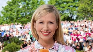 The show is presented by andrea kiewel. Andrea Kiewel Zdf Fernsehgarten Moderatorin Fies Verspottet Er Steht Kiwi Jetzt Zur Seite News De
