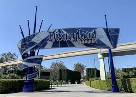 Discover 2 disney parks, 7 disney hotels, a golf course and disney village for even more magic and fun. Disneyland Remains Closed Amid California S Covid 19 Guidelines