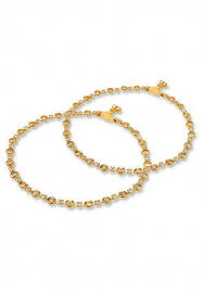 It's important to have the right accessories, no matter where you go. Anklets Gold Indian Jewelry Online Shop For Trendy Artificial Jewelry At Utsav Fashion