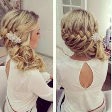 15 Classy Bridal Hairstyles You Should Try Pretty Designs Hair Styles Glamorous Wedding Hair Long Hair Styles