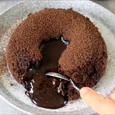Ela Vegan Food Blogger On Instagram Did You Already Try Out My Lava Cake Recipe In This Video You Lava Cake Recipes Lava Cakes Molten Chocolate Cake