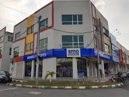 Solat fardu yang wajib didirikan ialah solat lima waktu sehari semalam, iaitu subuh, zohor, asar, maghrib dan isyak. Pahang Farmasi Kuala Lipis