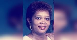 Carolyn Buford's Instagram, Twitter & Facebook