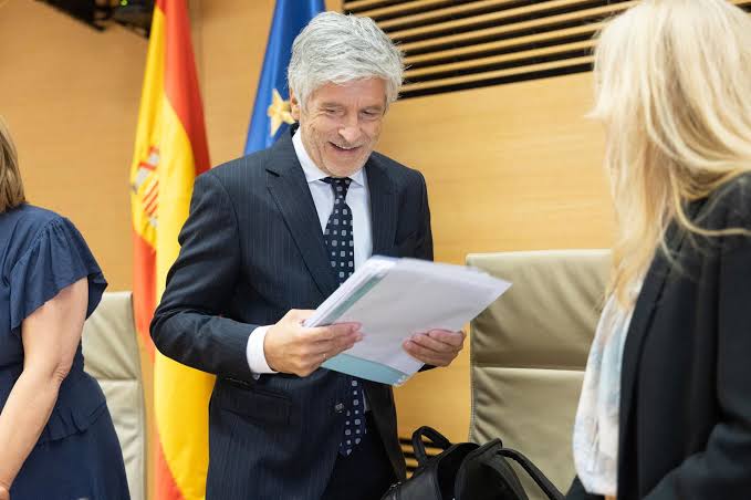 Marlaska pide información sobre el informe policial que apunta a que la  entrada masiva en Ceuta “fue guiada” por Marruecos - Infobae