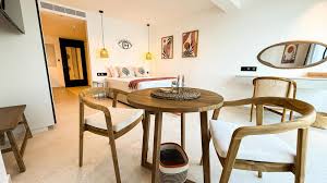 SIRENA BAY BEACH HOUSE AND LUXURY SUITES