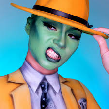 Vier jy Halloween? Kyk dié vrou se dramatiese transformasies