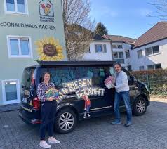 Või määratlemata, ronald mcdonald haus aachen aachen, saksamaa, lahtiolekuajad ronald. Tour Wie Man Riesen Bekampft Mutmach Geschichten Mutmach Projekt