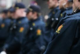 With eddie murphy, judge reinhold, john ashton, lisa eilbacher. Frp Satser Pa Politiet Fremskrittspartiet Frp