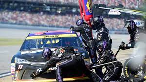 The pit crew does not build engines. Ever Wonder What Can Nascar Pit Crew Do In 12 Seconds Nbc Sports