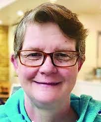 Kim Lathrop's Instagram, Twitter & Facebook