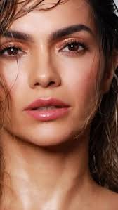 Eliane Marques: 'A literatura contemporânea não se envergonha de mostrar  sua face preta e de doméstica'