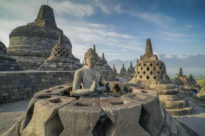 Hasil gambar untuk Candi Borobudur"