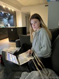 Maddiemasonxo Exclusive Petite Blonde OnlyFans Content