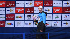 Katinka hosszú (hun) sets the women's 100m backstroke world record with a time of 0:55. Hosszu Katinka 11 Vilagkupaermet Nyert Egyet Dudas Daniellel Kozosen 24 Hu