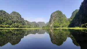 If you're traveling to Vietnam, Ninh Binh is a stop you must make-  limestone mountains, rice fields and stunning views all around! :  r/backpacking