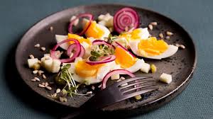 Eiersalat Auf Einem Teller Gesunde Rezepte Rezepte Ernahrung Bei Fettleber