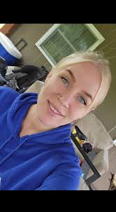 I'm getting to the age now where I can't tell if makeup is aging me and I  don't know if I should cut my hair lol. I'm growing out my shaved sides