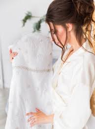 Maybe you would like to learn more about one of these? Brautkleid Ankauf Hol Dir Einen Teil Deiner Hochzeitskosten Zuruck