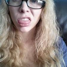 thea bartlett (@bud_biitch)