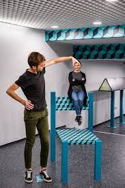 The beuchet chair is a powerful and highly popular optical illusion. The Beuchet Chair Illusion Museum Of Illusions