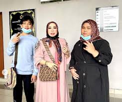 Dato seri vida sentap ibu tak mahu tinggal di istana #terkini dato sri vida tidak maafkan azwan ali? Back To Court Ex Husband Of Cosmetics Queen Vida Wants Marital Assets Life Insurance Of Dead Children Life Malay Mail