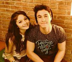 Soy Luna Luna E Simon Karol Sevilla E Michael Ronda Boy And Girl Best Friends New Disney Channel Shows Spanish Tv Shows