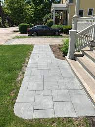 Our family loves to play games, spend some evenings popping corn and watching movies, or simply relax outside the house during summer. 75 Beautiful Front Yard Walkway Pictures Ideas July 2021 Houzz