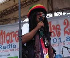 I believe in allah сура ясин surah yasin. Jenazah Mbah Surip Siap Dimandikan Ibu Ibu Bacakan Surat Yasin