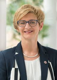 Andrea Kappel's Instagram, Twitter & Facebook