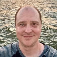 Shell Moses's Instagram, Twitter & Facebook