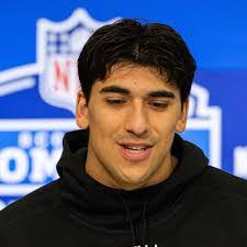 Austin Eames's Instagram, Twitter & Facebook