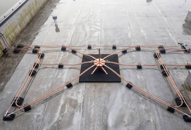 Sistem Grounding Penangkal Petir: Arsitektur Lengkap dari Elektroda hingga Pembumian | PT DCT Total Solutions