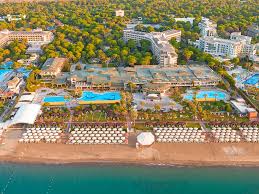 De vele faciliteiten zullen zeker garant staan voor een fijn verblijf. Hotel Maritim Pine Beach In Belek Bei Alltours Buchen