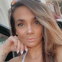 Kayla Fox's Instagram, Twitter & Facebook