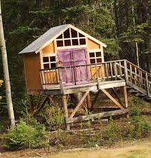 Learn how to build a treehouse from scratch, including choosing the right tree and building materials with this home depot guide. Treehouse Plans Insteading