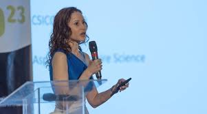 She is the first president of the instituto questão de ciência (iqc) (english: A Mesa Natalia Pasternak Se Seguir O Que Bolsonaro Recomenda Vou Morrer Eu Valor Economico