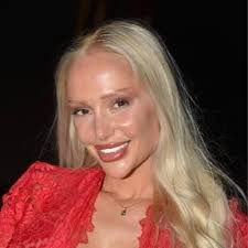 Effect of grain boundary misorientation and carbide precipitation