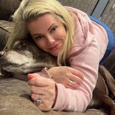 Janie Lamb's Instagram, Twitter & Facebook