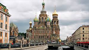 Ένα γεμάτο φεγγάρι και οι υπέροχες ερμηνείες στη σκηνή του θεάτρου πέτρας στη πετρούπολη με την πρεμιέρα της «φαίδρας» συνέθεσαν το βράδυ του. Agia Petroypolh Mia Polh Megaleio Ths Texnhs Kai Ths Istorias Clickatlife